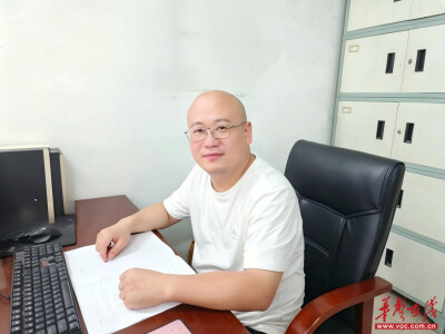 从华东师大到隆回二中：一名免费师范生的十四年坚守