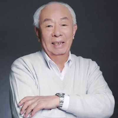 十五的月亮升上了天空——悼念玛拉沁夫先生