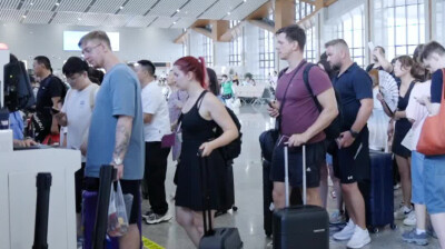 “国际张”有多火？看看张家界西站外国游客的“密度”