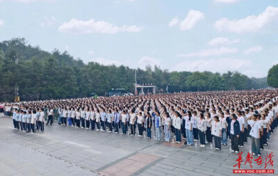 安化一中：走进伟人故里 传承红色基因