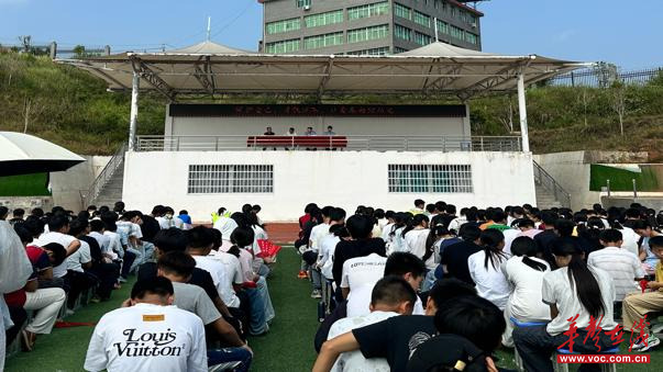 安全伴成长 溆浦县雅堂芙蓉学校开展秋季学期法治进校园专题讲座
