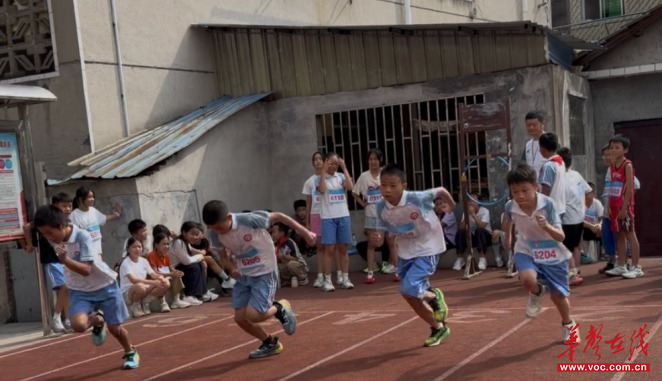 组图 | 芷江岩桥镇小学举行2026年秋季运动会