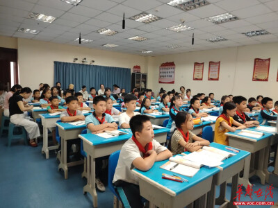 株洲市荷塘区晨荷小学：一场“金牌讲解员复试”，让语文教研有了“真功夫”