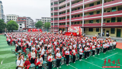 隆回县梨子园实验学校：童蒙养正启新程 礼润童心迎华诞