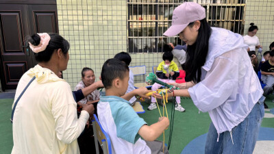 溆浦县特殊教育学校低年级开展重阳节主题活动