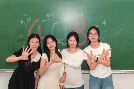 这间大学宿舍里藏着青春最美模样