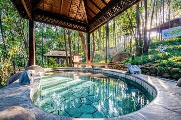 天气寒冷，来湖南泡温泉吧