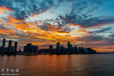 盛夏傍晚的长沙 红霞满天
