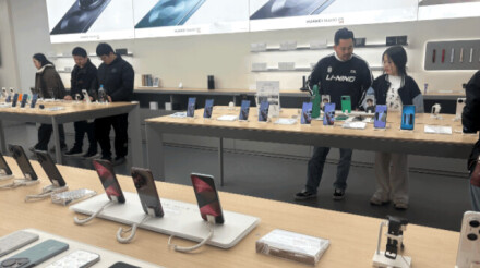 热搜炸了！国产手机要涨2000元？