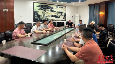 情满教师节 慰问暖人心 邵东市人大常委会走访市教师进修学校