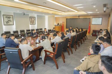 湖南日报社（集团公司）召开青年员工代表座谈会