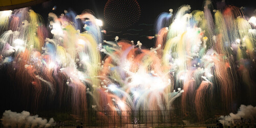 以焰火为笔 在夜空书写“中国制造”