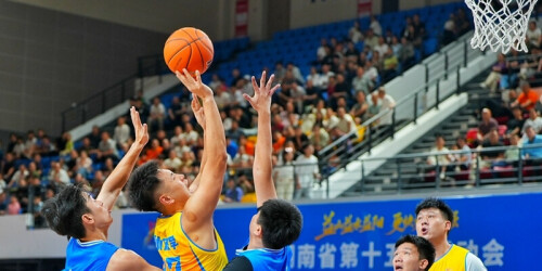 省运会男篮赛，益阳首战胜郴州