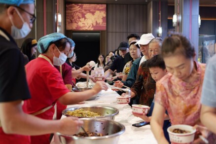 重阳万人同吃长寿面，裕湘食品探索文旅消费新场景