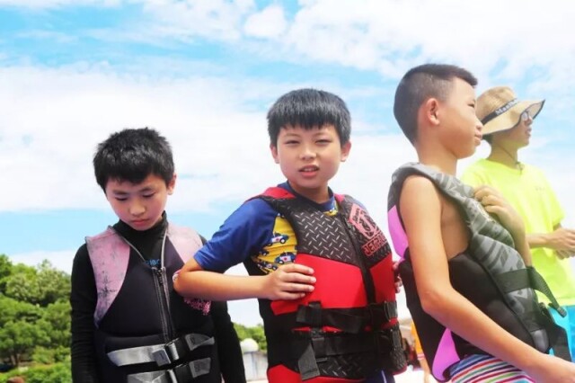 水精灵滑水夏令营丨火热报名中