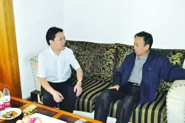 这位湖南老中医 铁了心只做中医 想挂他的号 先排上几天