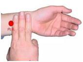 假期出行 晕车 失眠怎么办？按压这个穴位即可有效！