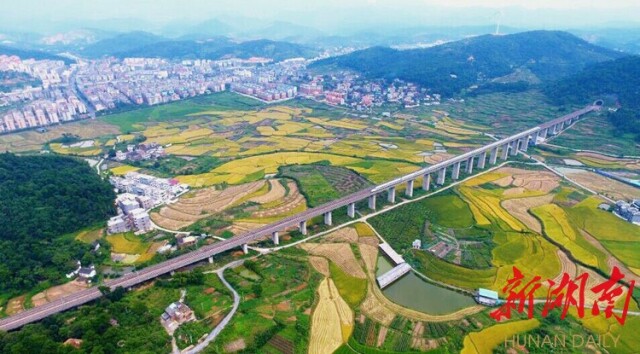 沿着郴州大道去旅行