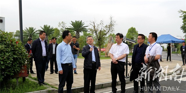 何俊峰调研水府庙水库“清四乱”整治工作