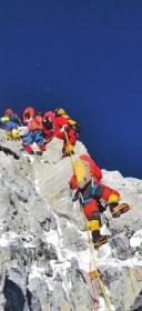 湖南亲历者讲述珠峰拥堵：看到路边尸体，感觉在接近死亡