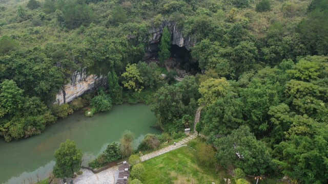 郴州臨武:歡度國慶,秀巖風月景區迎客來