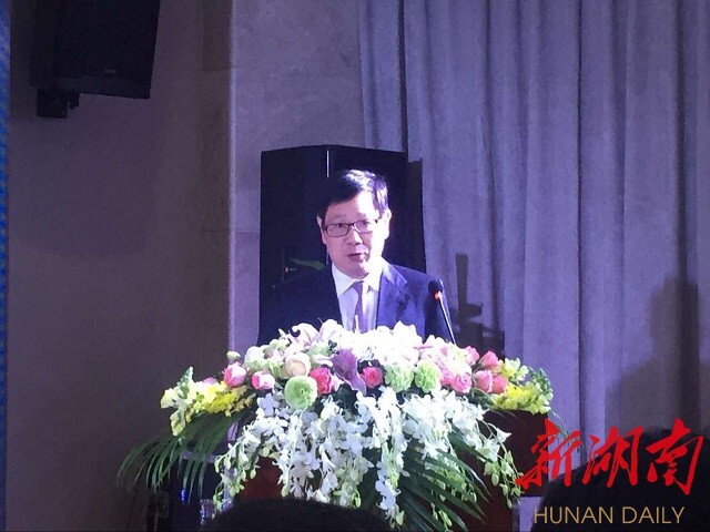 省政府副秘书长熊方平致辞:把旅游业打造成为拉动经济增长的重要引擎