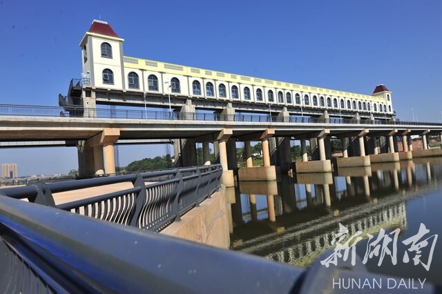 水渡河闸坝下闸蓄水