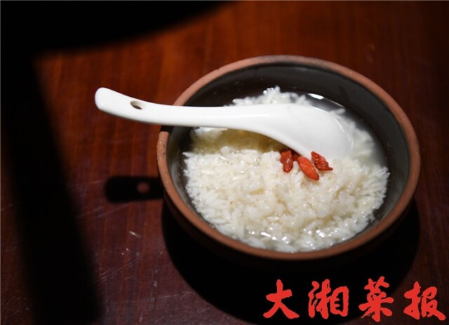 外婆家的小钵子甜酒