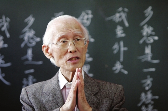 "诗人余光中"之外的余光中