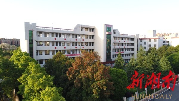 在飞跃中展示精彩——衡阳县三中办学发展掠影