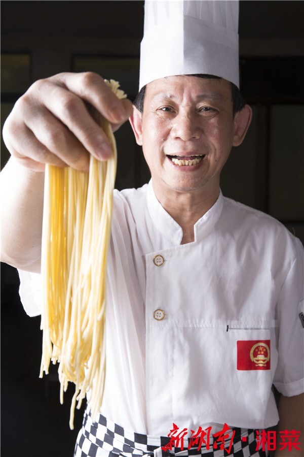 国家面点大师何华山