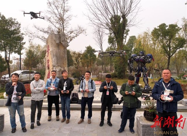 30家报社百名记者聚焦澧州