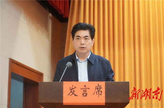 泸溪县县委书记杜晓勇作典型发言