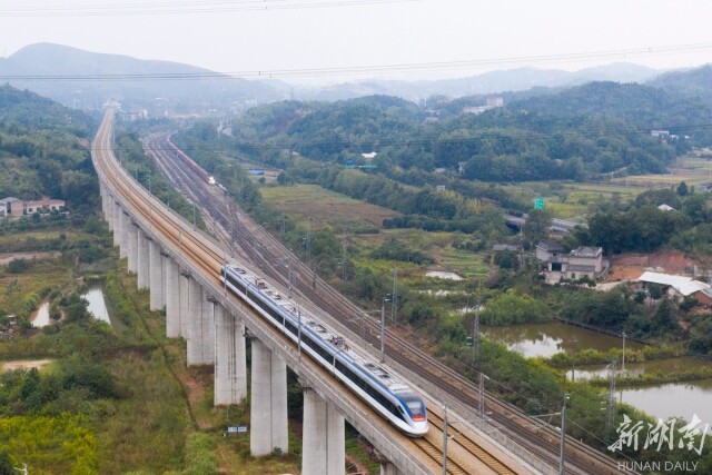 长株潭城铁启用新运行图 - 新湖南