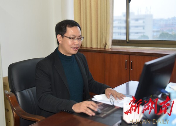 娄底职院教师在皮带机清扫器技术研发上取得重大成果