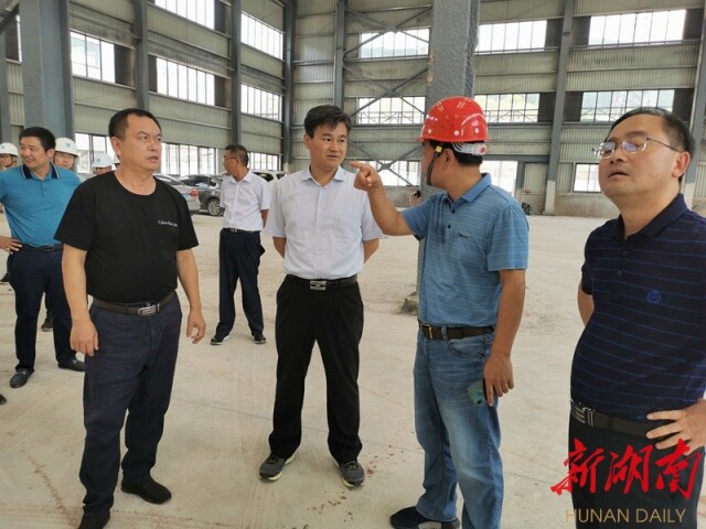 向恒林深入泸溪高新区进行现场办公