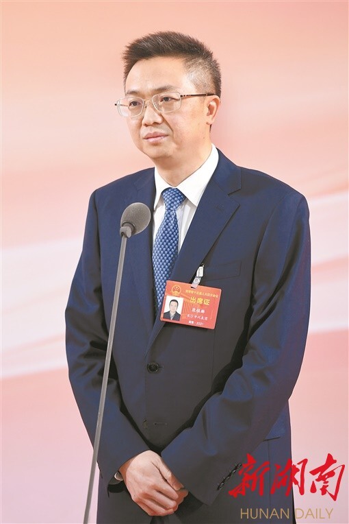 湖南日报省十三届人大四次会议开启首场代表通道6位省