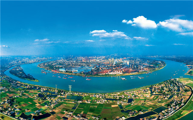 在湘潭地界，湘江拐了一个大弯，形成天然良港。郭晓 摄