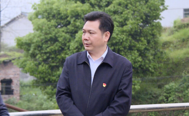 向乾勇督查突出生态环境问题整治进度,强调了这些方面