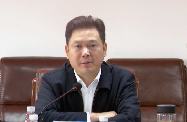 向乾勇扛牢责任抓源治本以实践成果检验教育整顿成效