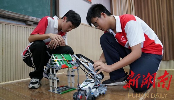 衡山:科技创新大赛让中学生创意飞翔