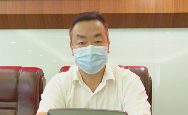 会上,市委常委,常务副市长候选人提名人选吴喜波通报了上半年经济社会