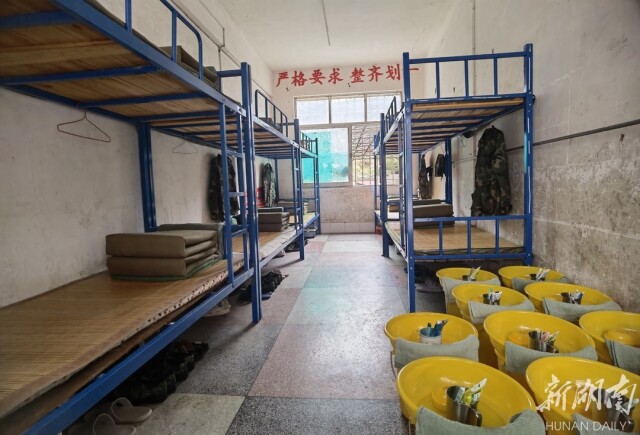 临武二中首批国防班丨许我一身戎装,书写青春年华
