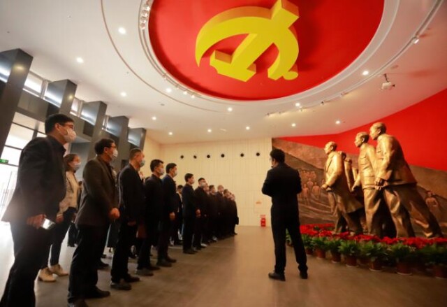 以体验式教学促进党性教育