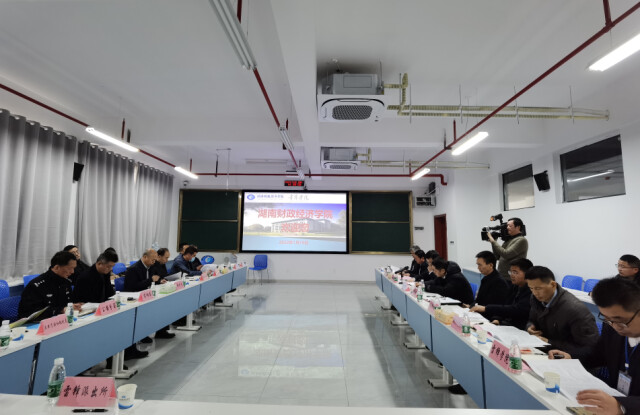 长沙高新区党工委副书记、管委会主任郭力夫一行到湖南财政经济学院雷锋校区调研