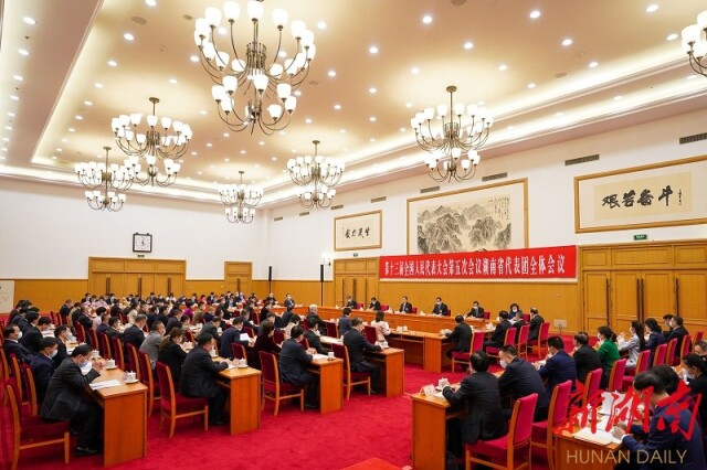 ���ϴ����ž��е�һ��ȫ����� ��ѡ����ΰΪ�ų���ëΰ����Ϊ���ų�