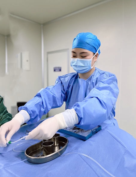 手术室器械护士自述我们是主刀医生的左右手