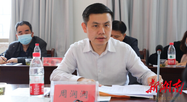 周润润一行沿沱涔大道逐个自然村现场核实沱涔大道乡村振兴示范带农村