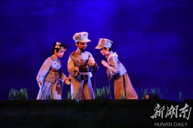 《石三伢子》《人鱼姑娘》，“五一”木偶皮影戏连演11场