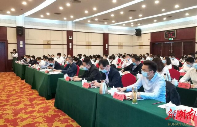 岳阳举行庆祝中国共青团成立100周年座谈会